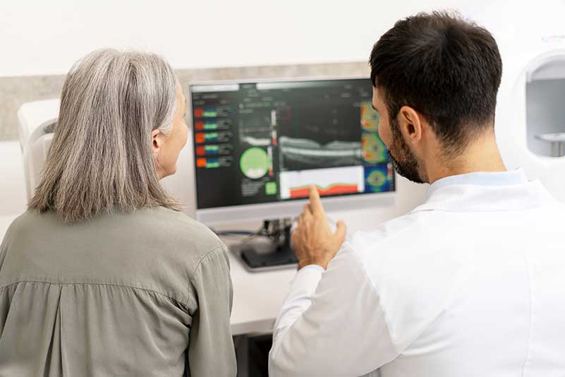 Talking through a scan at an OCT Consultation